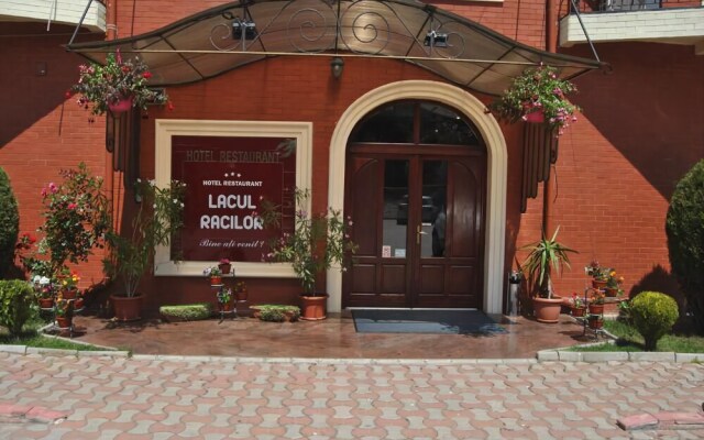 Hotel Lacul Racilor