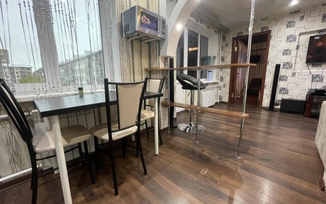 Apartment Comfort on Chernova street 2