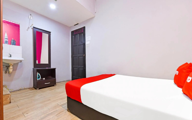 OYO 90138 Hotel Elwarda Klcity