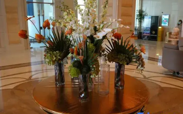 Licheng Longzhang M Hotel (Convention and Exhibition Center Branch, Outlook Tower)