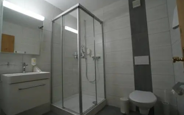 Bellaval Hotel & Restaurant