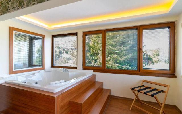 Motali Life Hotel
