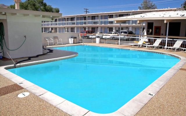 Holiday Motel