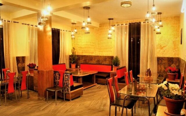 Hotel Chetna & Cottages