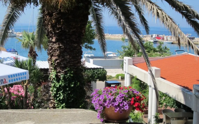 Guesthouse Punta Mira - Beachfront