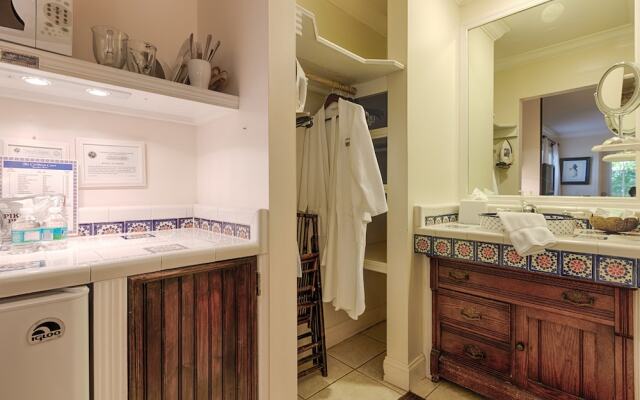 The Caribbean Court Boutique Hotel