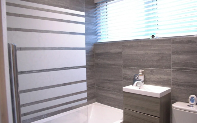Harlow Cozy 3-bed House Retreat