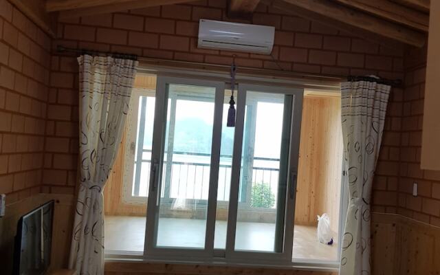 Organic Redclay House