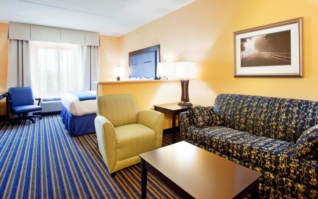 Holiday Inn Express & Suites Wilmington-Newark