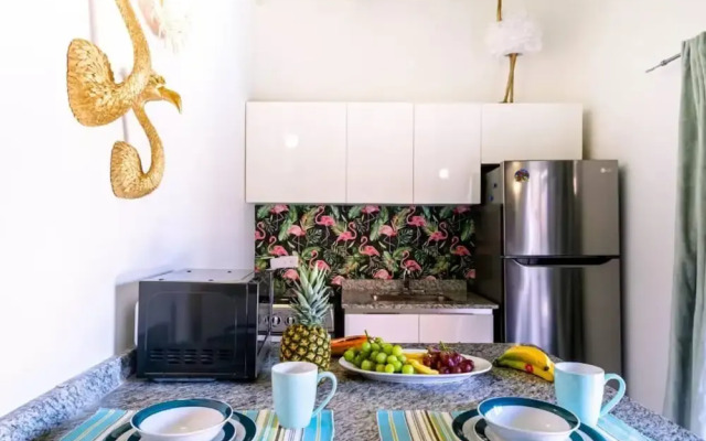 Flamingo Suite 1BR 1BA Apt w Pool Parking