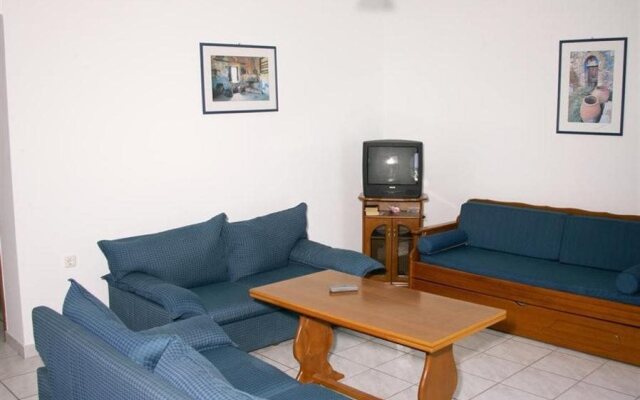 Minos Apartments & Studios