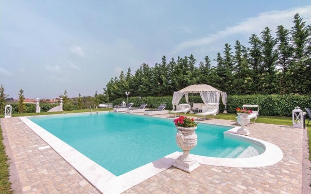 Amazing Home In Roma With Wifi And Outdoor Swimming Pool