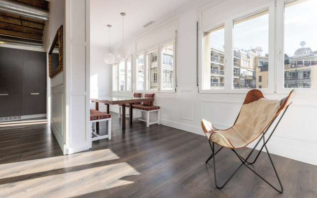 Enjoybcn Coliseum Apartments