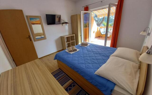 Apartments Vinko Mljet- One-bedroom Apartment With Terrace