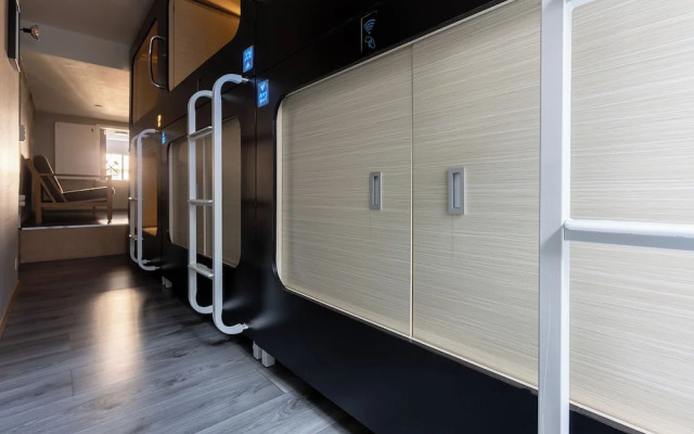 Mue Cubes - Capsule Hotel