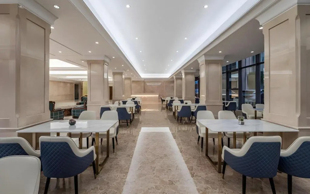 Vienna International Hotel (Shenzhen Huizhanwan Center)