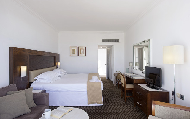 Grecian Sands Hotel