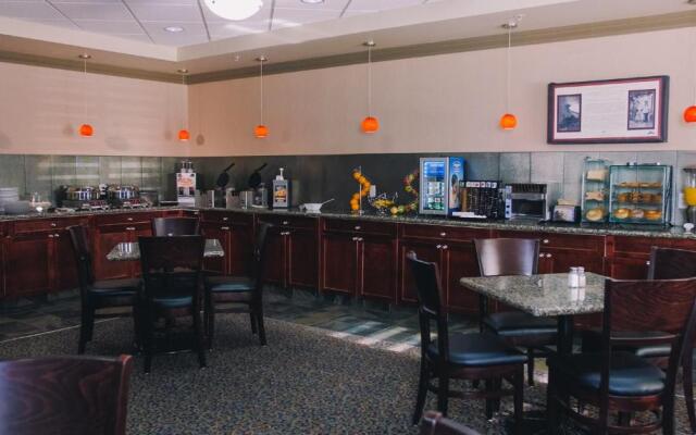 Redwood Inn & Suites - Grande Prairie