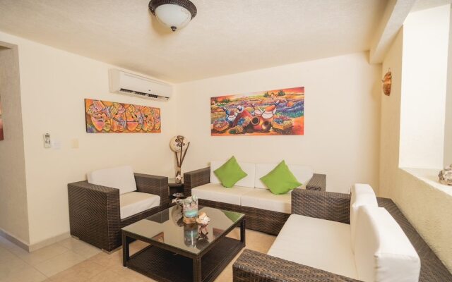 JUUB Luxury 3 Bedroom House at Playa diamante