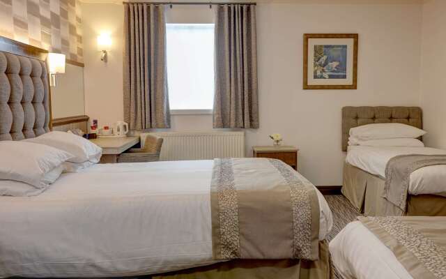 Best Western Plus Pastures Hotel