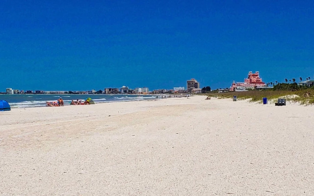 Premier Pass-a-grille Beachside Condo (108-14)