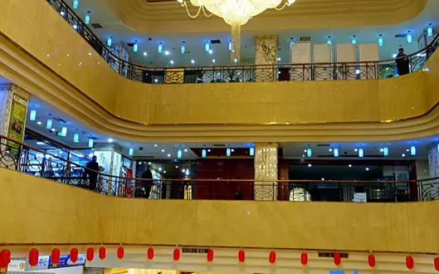 Golden Lun Hotel