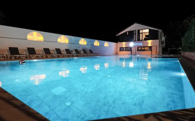 Asilla Hotel