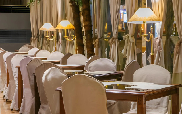 Highness Hotel