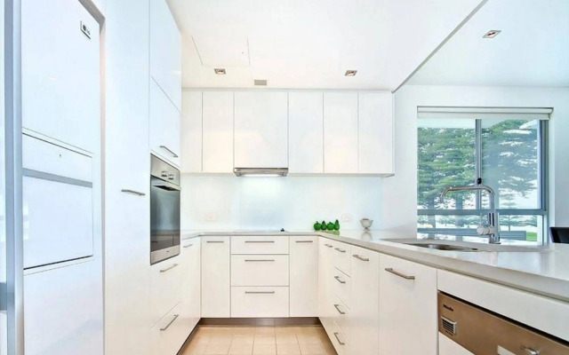 Breeze Beachfront Apartments