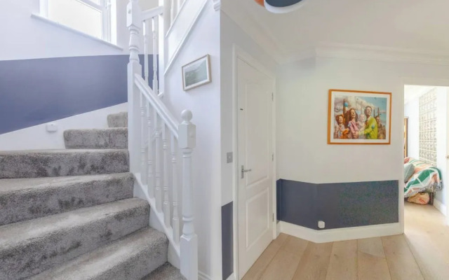 Beautiful & Modern 3BD House- Kennington!