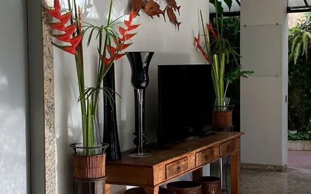 Tarik Fontes Plaza Hotel