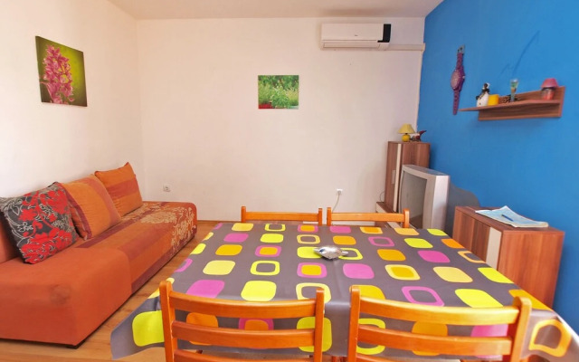Apartments Arsen 928