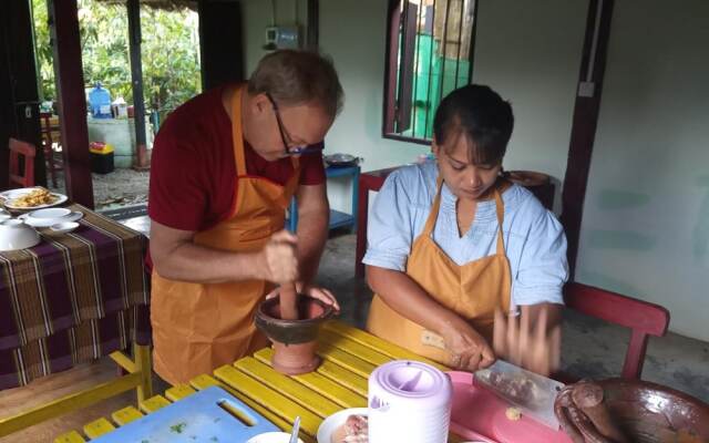 Ngwe Saung Garden Guest House