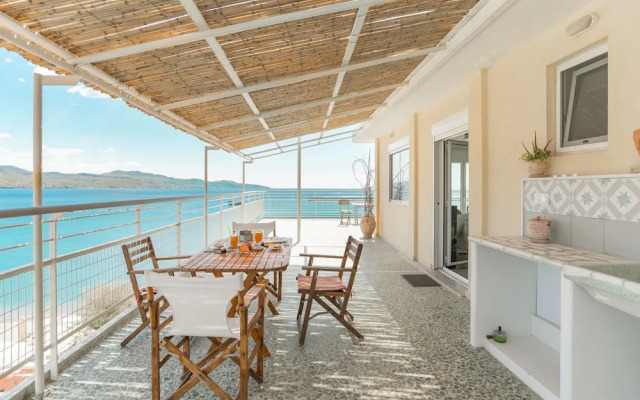 Seafront Penthouse LEO