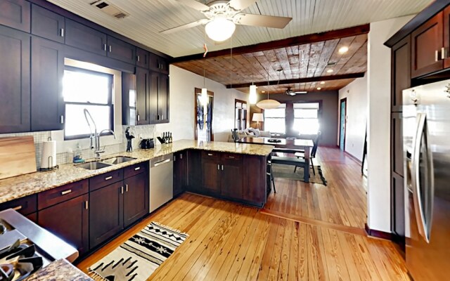 East Austin Bungalow - 3 Br Home