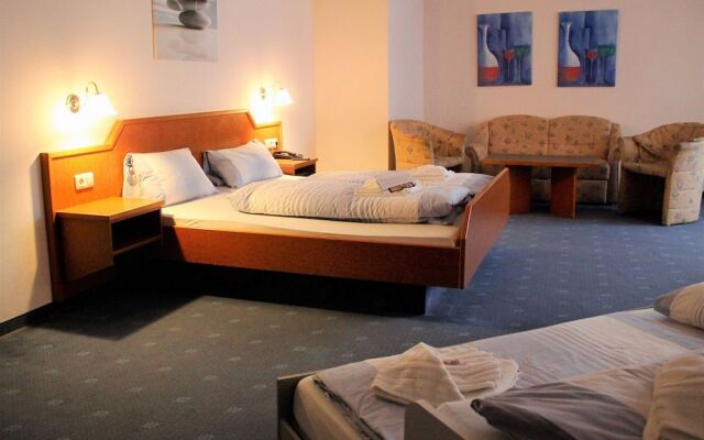 Waldhotel Feldbachtal