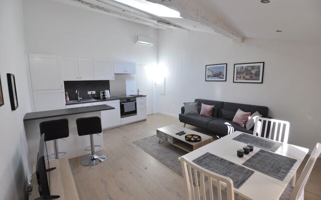 Picasso Apartments