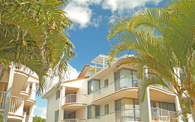 Surf Club Apartments