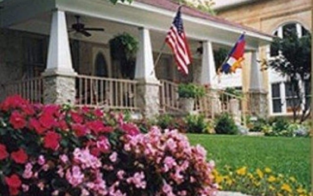 Chez Lafayette Bed and Breakfast