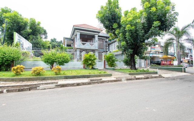 SPOT ON 3961 Fico's Residence Syariah