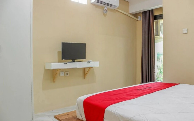 RedDoorz Syariah near Pasar Modern Cikopo