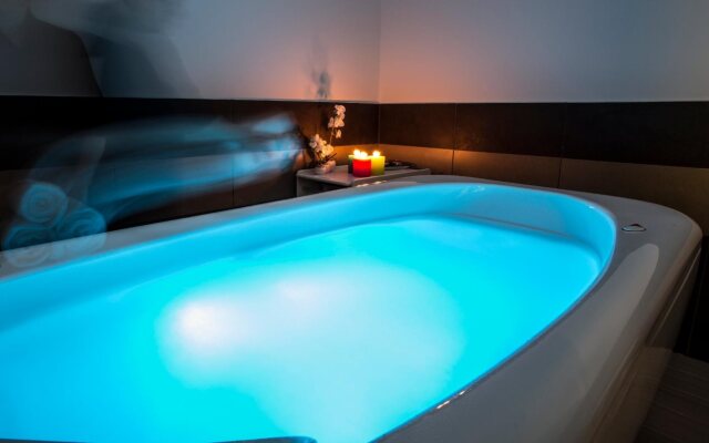 Zenitude Hotel la Valadiere, Ascend Hotel Collection