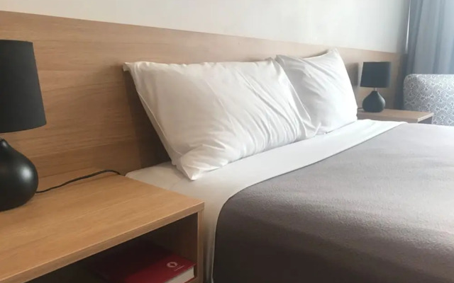 Voyager Motel
