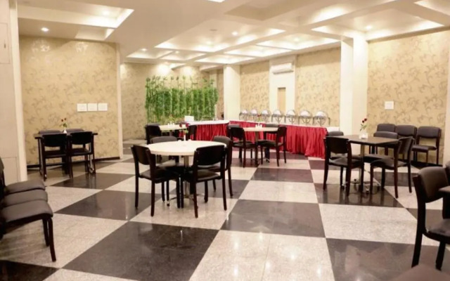 Hotel Harsh Paradise