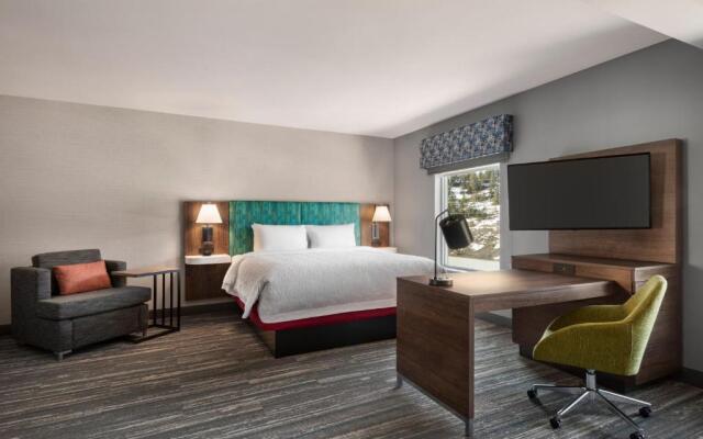 Hampton Inn & Suites Kelowna, British Columbia, Canada