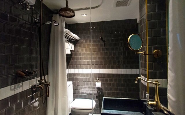 PlayHaus Thonglor Hotel