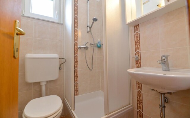 Nice Apartment in Starigrad Paklenica With Wifi and 1 Bedrooms