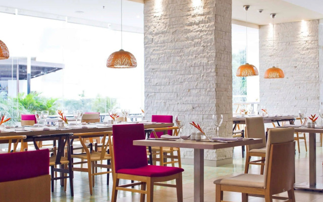 Mercure Santa Marta Emile