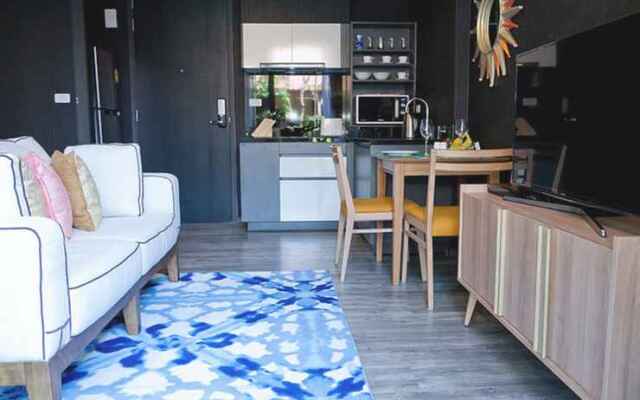 Apartment 22 @The Deck by Lofty Villas