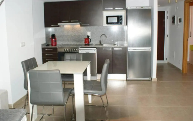 Apartamento en Roses con vistas al canal y piscina